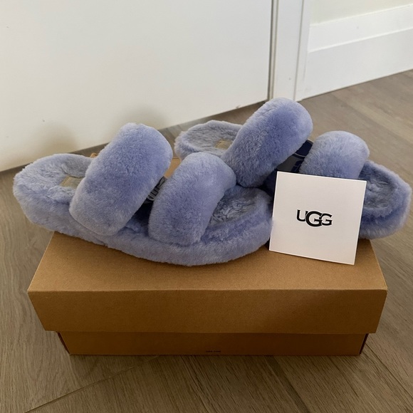 UGG Fluff Slides - Picture 2 of 3